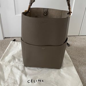 Old Celine Sangle bucket bag in soft grained calfskin taupe🪵